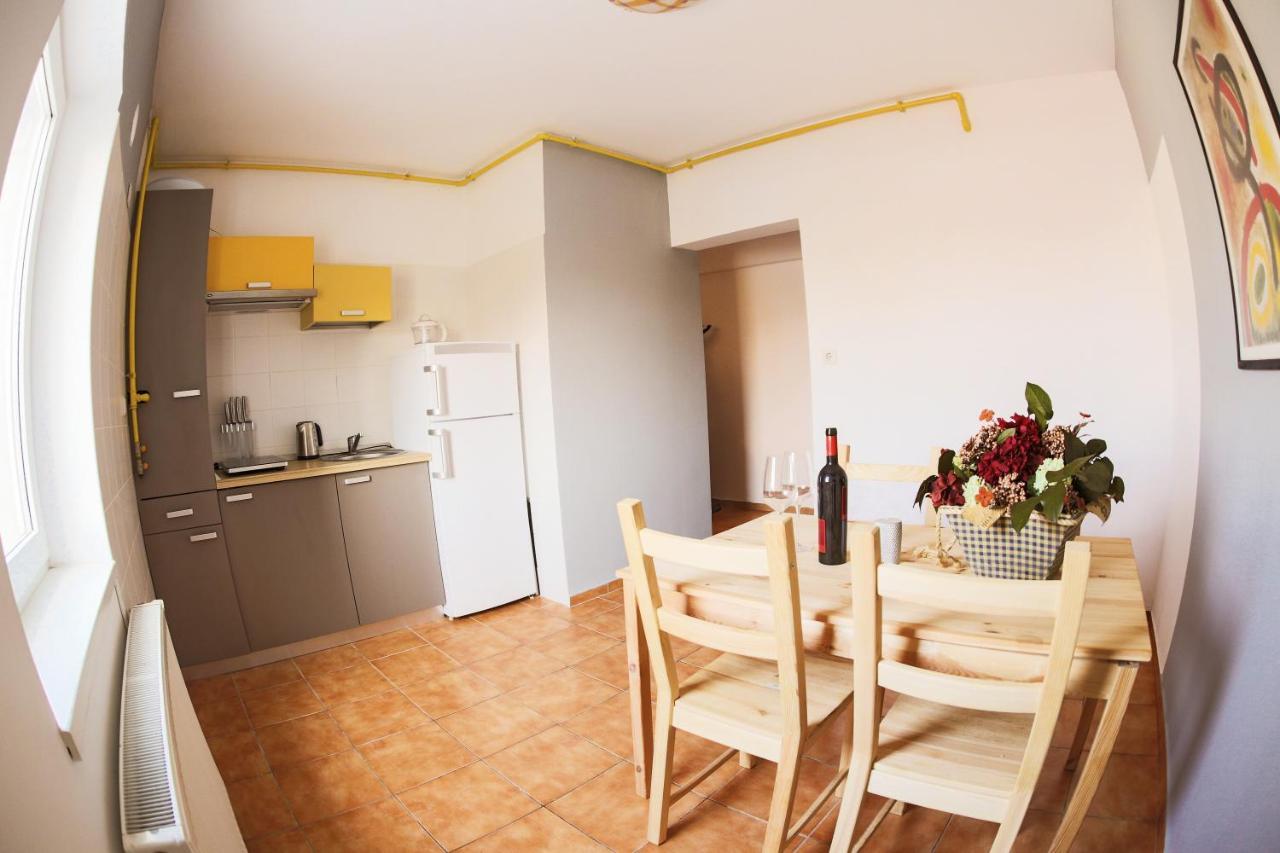 Color Apartments Downtown Bucureşti Ngoại thất bức ảnh