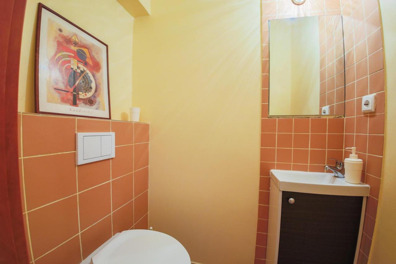 Color Apartments Downtown Bucureşti Ngoại thất bức ảnh