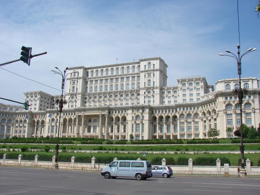 Color Apartments Downtown Bucureşti Ngoại thất bức ảnh