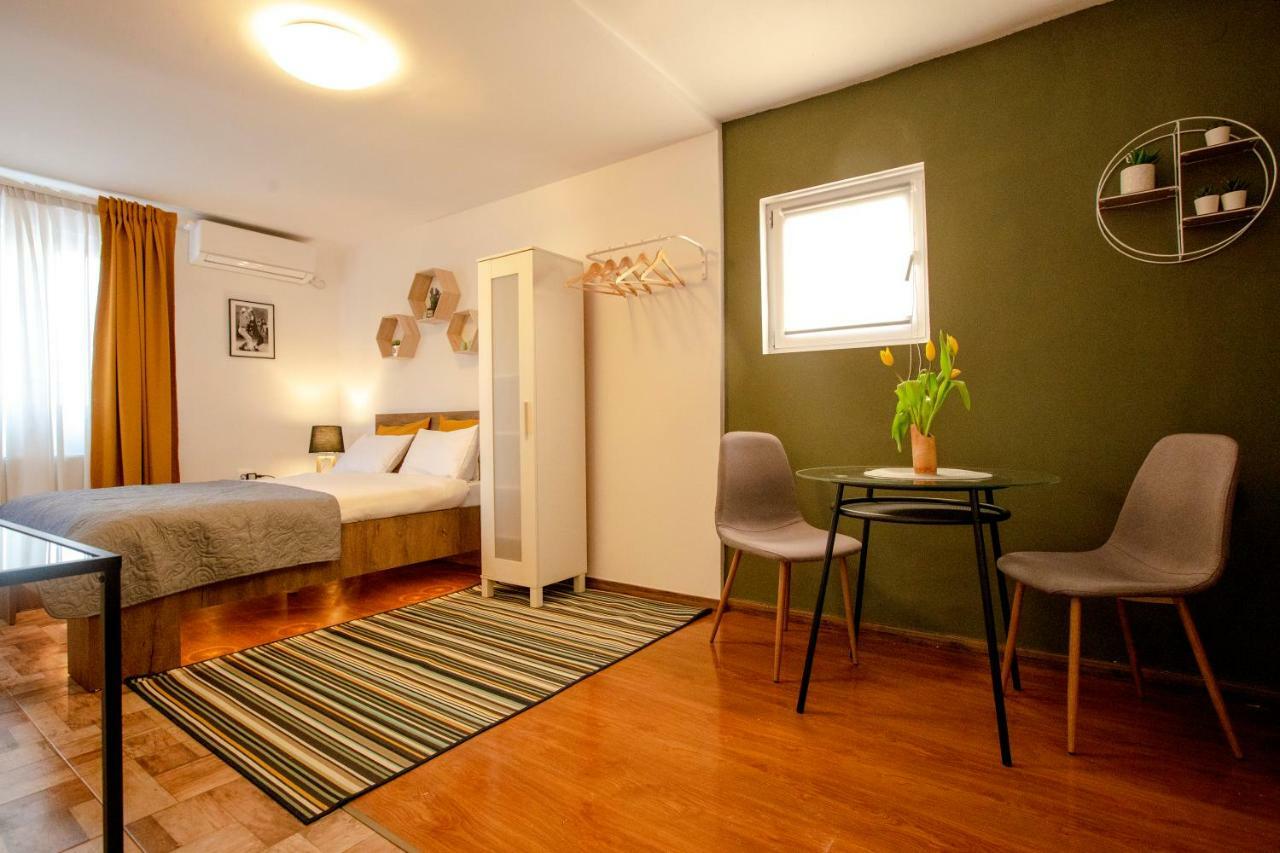 Color Apartments Downtown Bucureşti Ngoại thất bức ảnh