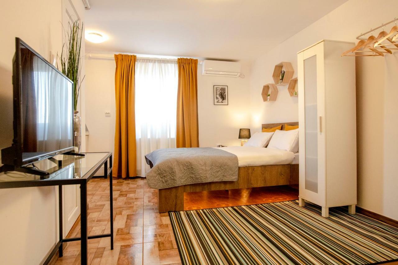 Color Apartments Downtown Bucureşti Ngoại thất bức ảnh