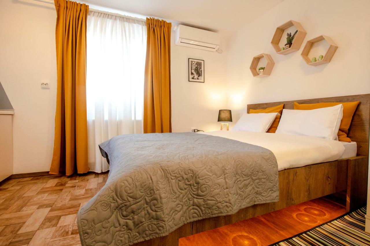 Color Apartments Downtown Bucureşti Ngoại thất bức ảnh