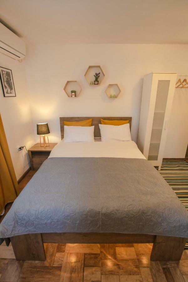 Color Apartments Downtown Bucureşti Ngoại thất bức ảnh