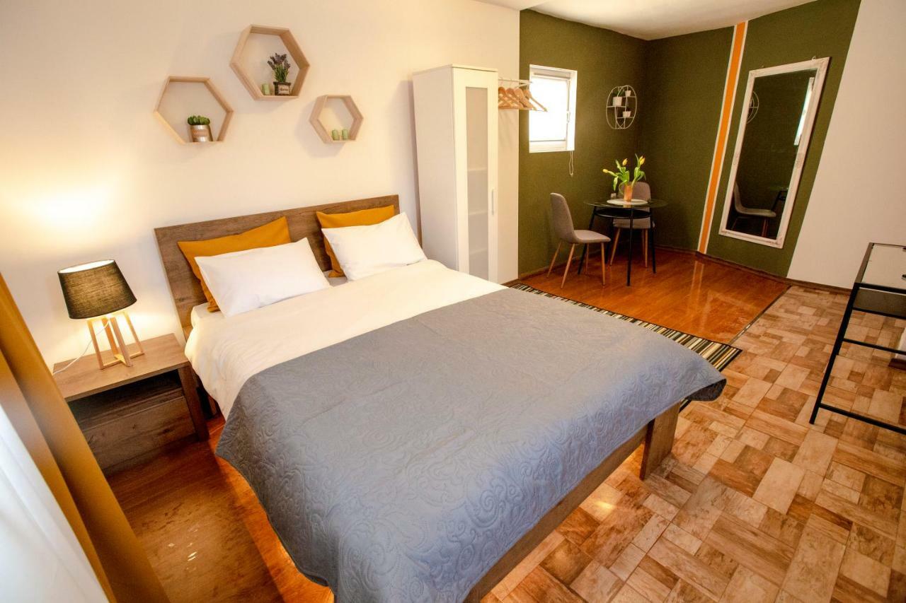 Color Apartments Downtown Bucureşti Ngoại thất bức ảnh