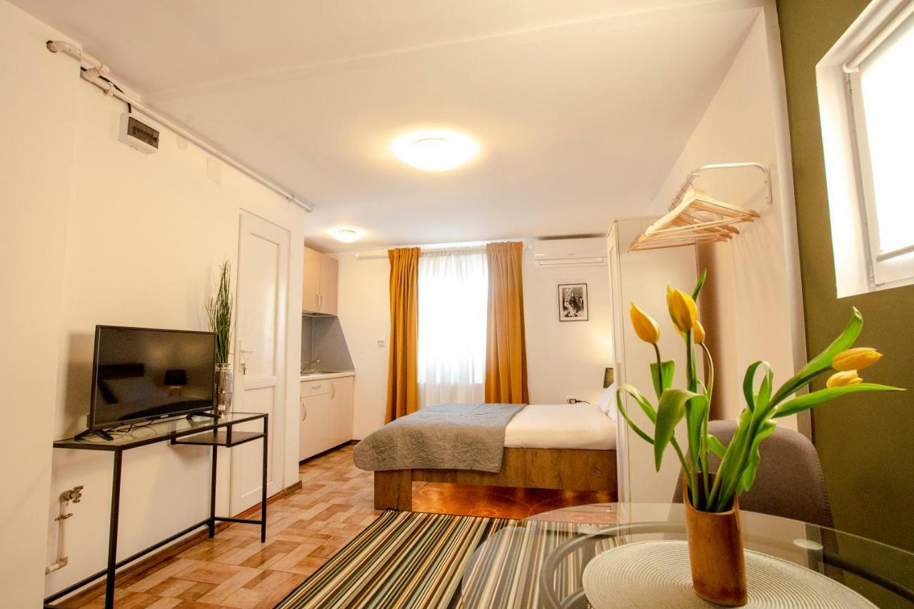 Color Apartments Downtown Bucureşti Ngoại thất bức ảnh