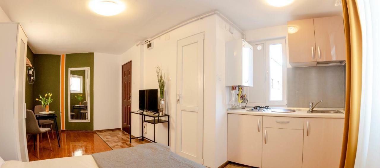 Color Apartments Downtown Bucureşti Ngoại thất bức ảnh