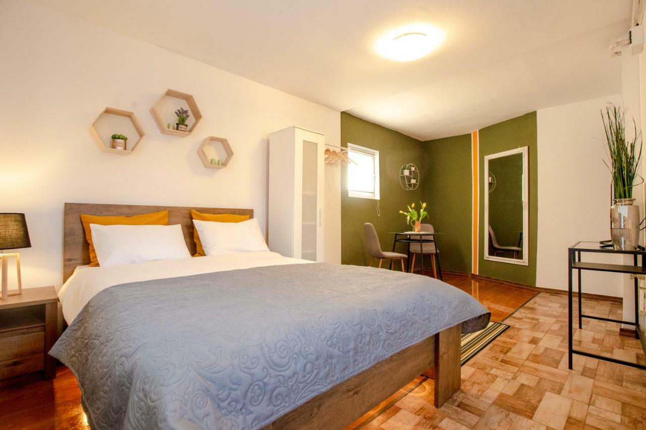 Color Apartments Downtown Bucureşti Ngoại thất bức ảnh